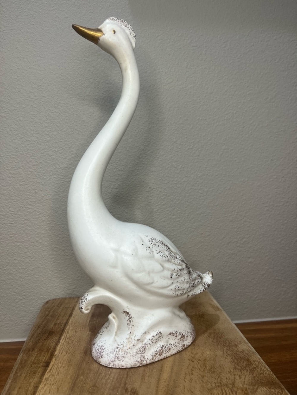 Vintage Wales Gold & Cream Swan Figurine 11 1/4” Tall Made in Japan - Picture 3 of 7